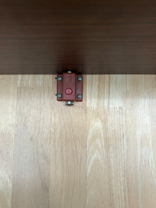 Table pliante d'intérieur, structure métallique, plateau en PB, étagère intégrée, meuble gain de place, deux modes d'utilisation - Product Image 4