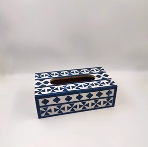 Caja de pañuelos de MDF de calidad premium con incrustaciones de resina y nácar, caja de pañuelos de papel para mesa y decoración del hogar al mejor precio. - Product Image 1