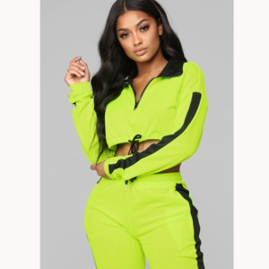 Conjunto deportivo de mujer personalizado, de nailon y poliéster, cortavientos de verano con cremallera de un cuarto, transpirable, cómodo, estilo urbano. - Product Image 4