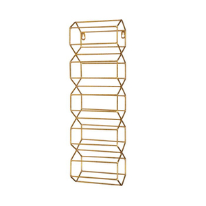 Porte-bouteilles mural hexagonal en métal doré moderne, solution de rangement décorative en forme de nid d'abeille pour bar et cuisine. - Product Image 1