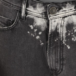 Shorts en jean pour homme à taille mi-haute, délavés à l'acide, avec patch brodé personnalisé, effet usé, style streetwear vintage et design graphique hip-hop - Product Image 6