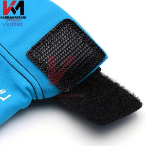 Gants de billard légers pour le billard américain, trois doigts, glisse fluide, ajustement parfait, vente en gros OEM - Product Image 6