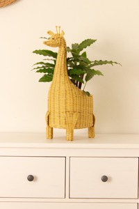 Cesta de ratán con forma de jirafa, hecha a mano, cestas de almacenamiento de ratán natural, modernas y multifuncionales, hechas en Vietnam. - Product Image 4