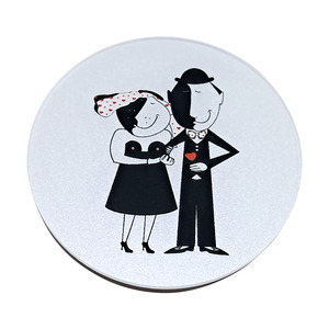 Aimant de réfrigérateur rond noir et blanc pour mariage, souvenir et décoration pour les jeunes mariés - Product Image 1