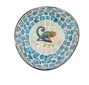 Wholesale Mother of Pearl Coconut Bowl Chameleon <b>Mosaic</b> Handmade Eco Friendly Decorative Dish for Global Home Decor Retail - Product Image 1