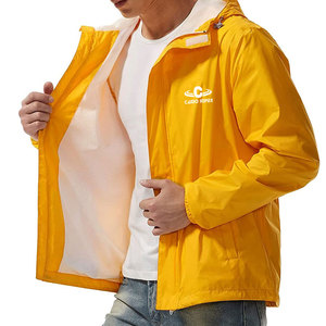 Veste coupe-vent décontractée en tissu respirant, offrant un style confortable de veste d'hiver pour une utilisation active au quotidien - Product Image 4