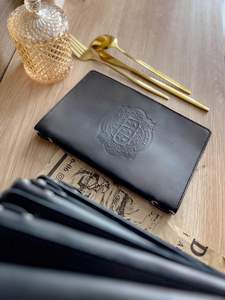 Porta Menús de Cuero Genuino Hecho a Mano de Lujo al por Mayor, Resistente al Agua, Personalizable LMC-0230 - Product Image 6