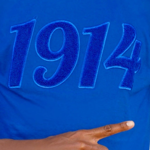 Camiseta de chenilla azul sólido 1914 para hombre, con letras griegas, ropa premium para fraternidad, manga corta, corte clásico, uso casual - Product Image 6
