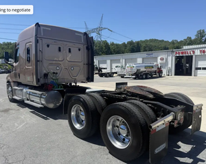 Camiones Freightliner Cascadia 113 Usados y Económicos con Cabina para Dormir, Modelos 2022, 2021 y 2019, Cabina de 60 Pulgadas con Techo Medio, 450 HP, Automático - Product Image 6