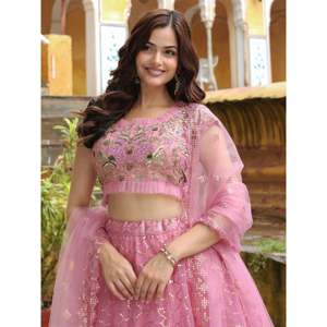 Adorable Lehenga Choli Rosa con Lentejuelas y Malla, Semi-Confeccionado, 2 kg, con Dupatta, para Compromiso - Product Image 4