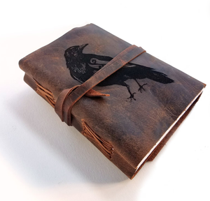 Carnet en cuir Raven, personnalisation gratuite, carnet en cuir de buffle vierge 5" x 7" avec options de papier ligné, non ligné ou vintage - Product Image 1