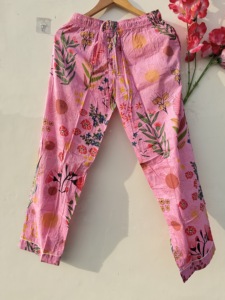 ชุดนอนผ้าฝ้ายสีชมพูสำหรับผู้หญิง เนื้อผ้านุ่ม ระบายอากาศได้ดี ชุดนอนสองชิ้น ขายส่ง - Product Image 2