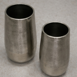 Vases décoratifs modernes en métal, finition argentée, faits à la main, ensemble haut et bas pour la décoration intérieure - Product Image 4