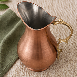 Carafe en cuivre avec poignée en laiton, style vintage, pour la salle à manger - Carafe turque vintage de haute qualité et grande capacité - Product Image 1