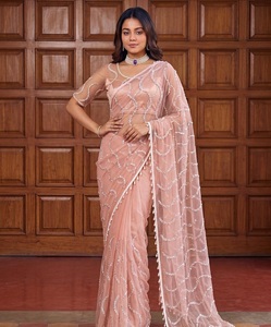 Sari indien traditionnel ethnique de créateur pour mariage, avec broderie en résille lourde et travail de sequins, pour femme, coupe tendance - Product Image 1