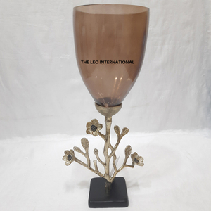 Magnifique support à bougie en verre avec design floral en aluminium doré brillant pour hôtel, restaurant et resort, accents d'éclairage. - Product Image 5