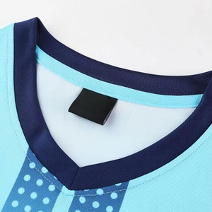 Conjunto de Camiseta de Fútbol Sublimada Personalizada para Hombre, Cuello en V, Manga Corta, Absorbe la Humedad, Degradado Azul, Ropa Deportiva de Poliéster para Verano - Product Image 3