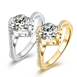Bague Cocktail AMBER JEWELS en Or Massif 14K avec Diamant de Laboratoire Certifié IGI, Design Feuille Moderne Géométrique Hip Hop, Sertissage à Griffes - Product Image 3