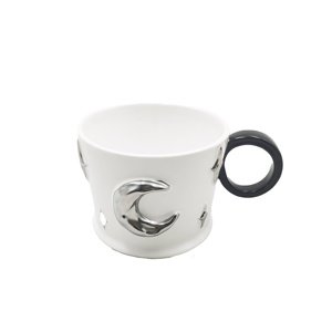 Taza de Agua de Cerámica Moderna Minimalista con Contraste de Color, Taza de Espresso con Estrella y Luna Plateadas en 3D - Product Image 1