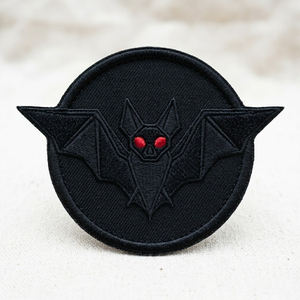 En gros, patchs personnalisés à coudre ou thermocollants, motifs crâne de cerf cornu, crocs de vampire, cercle noir en sergé, broderie machine, badges en vrac - Product Image 4