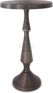 CESENA 2025 élégant or Accent Table piédestal Style moderne Table d'appoint pour petite maison salon nouveau Design en laiton - Product Image 5