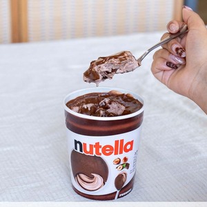 Helado Premium de Nutella, Mezcla Rica de Cacao y Avellanas, Delicioso Postre Congelado con Acabado Suave y Cremoso - Product Image 3