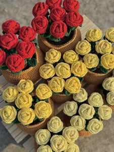 Fleurs faites à la main au crochet, plantes en pot, fleurs artificielles pour toujours, cadeau à un ami, parfait pour la décoration intérieure, fabriqué OEM au Vietnam - Product Image 3