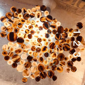 Botón de cuerno de búfalo de buey Real, botón de color en blanco para traje, abrigo elegante, suéter blanco con deporte negro para uso en prendas de vestir de La India - Product Image 1