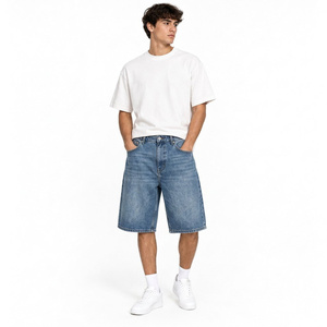 Shorts en jean droits taille mi-haute longueur genou avec délavage vintage, ourlet brut, détail logo personnalisé et coupe décontractée - Product Image 2
