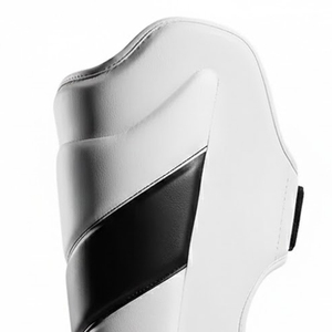 Nouvelles protections de tibia professionnelles pour la boxe et le Muay Thai, design personnalisé, logo sur mesure, légères, antidérapantes, en PU, avec protection intégrée du talon. - Product Image 5