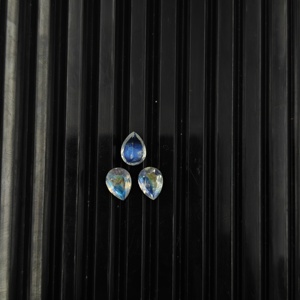 Lot de pierres précieuses en pierre de lune arc-en-ciel blanche naturelle, taille poire facettée, calibrées 68 mm, pour la fabrication de bijoux - Product Image 3