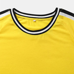 Camiseta de Manga Raglán Amarilla para Hombre, Cuello Redondo, Corte Regular, Ribete en Contraste, Diseño Sólido de Punto Informal, Fabricante en Pakistán - Product Image 4