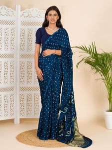 Sari en soie Gajji pure de qualité supérieure – Artisanat Bandhani gujaratais intemporel - Product Image 1