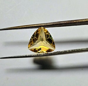 Pierre précieuse naturelle en citrine, coupe fantaisie Trillion, pierre lâche de haute qualité pour la fabrication de bijoux, conception de pendentif et de bague - Product Image 1
