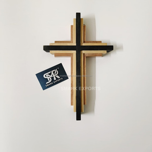 Croix murale décorative en bois faite à la main Symbole religieux élégant pour la maison chrétienne Décoration d'église et article de cadeau de Noël - Product Image 1