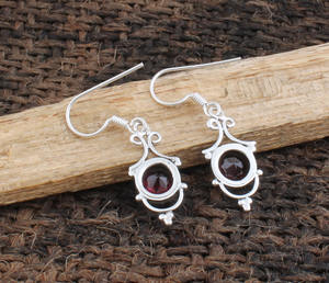 ต่างหูโกเมนสีแดงธรรมชาติ เงินแท้ 925 ต่างหูแบบห้อย ของแท้ หินประจำเดือนมกราคม ผู้ผลิตเครื่องประดับขายส่ง - Product Image 6