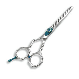 กรรไกรซอยผมระดับมืออาชีพ J2 ผลิตจากเหล็กกล้าไร้สนิมญี่ปุ่น พร้อมสกรูปรับระดับ สำหรับอุปกรณ์ร้านทำผม - Product Image 2