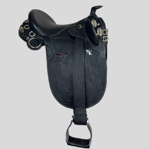 Selle d'équitation australienne en cuir véritable, confortable, à assise profonde, équipement équestre de luxe pour le sport, fabriquée par un fabricant. - Product Image 1