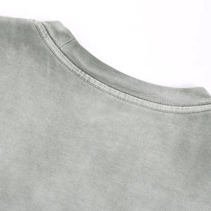 Camiseta de manga corta para hombre de 230G de alto gramaje, con efecto degradado, acabado suave, teñido directo por pulverización en prenda (PP), con lavado efecto nieve - Product Image 5