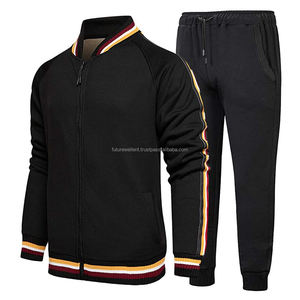 Chándal de invierno para hombre con logotipo personalizado, conjunto de Jogger de talla grande transpirable de algodón 100% - Product Image 1