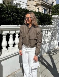 Chaqueta Bomber Blanca Personalizada para Mujer, Precio al por Mayor, con Patrón de Perlas Zeta Phi Beta, Cierre de Cremallera, Chaqueta Corta para Chicas - Product Image 4