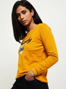 Sudadera de Manga Larga Color Amarillo Mostaza para Mujer con Estampado de "Emotionally Stable", Cuello Redondo, Informal, de Punto, de Algodón Transpirable - Product Image 4