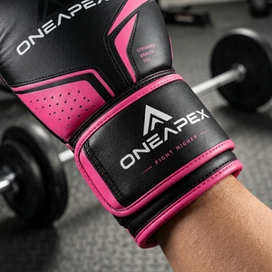 Gants de boxe ONEAPEX en cuir PU noir et rose, respirants, pour entraînement professionnel, logo personnalisé, vente en gros OEM - Product Image 5
