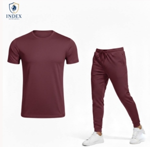 ชุดลำลองผู้ชายสีแดงเบอร์กันดีจาก INDEX APPAREL เสื้อยืดแขนสั้นคอกลมทรงปกติพร้อมกระเป๋าข้าง กางเกงขายาวมีเชือกผูก - Product Image 1