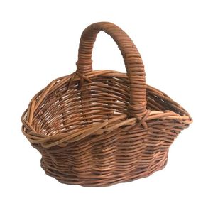 Cesta de ratán de lujo hecha a mano con un diseño tejido intrincado, acabado elegante y almacenamiento práctico para uso en el hogar y la oficina. - Product Image 1