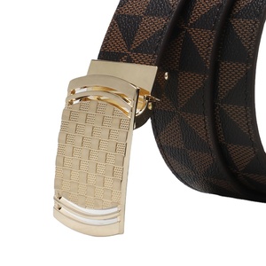 Cinturones Casuales de Cuero Genuino para Hombre Más Vendidos con Logotipo Personalizado y Hebilla de Aleación Colorida - Product Image 5