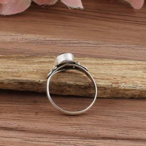 Bague en grenat rouge faite à la main, sertie clos, en argent sterling 925, style classique, pierre de naissance de janvier, bijoux naturels d'artisanat artisanal, vente en gros - Product Image 6