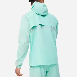 Veste de sport imperméable coupe-vent à capuche vert clair pour homme avec ensemble de shorts, séchage rapide, respirante, vêtements d'été - Product Image 4