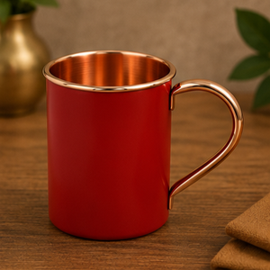 Taza de cobre azul mate de lujo con exterior azul mate premium contrastado con un interior y borde de cobre pulido, moderna. - Product Image 2
