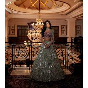 Lehenga Choli de créateur 2XL avec de magnifiques broderies - Product Image 2